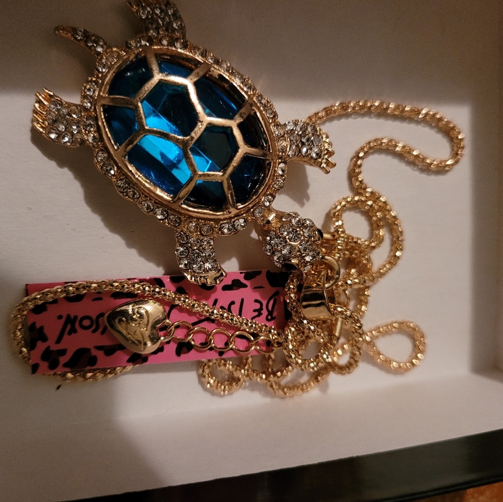 Necklaces - Picture 6 of 8